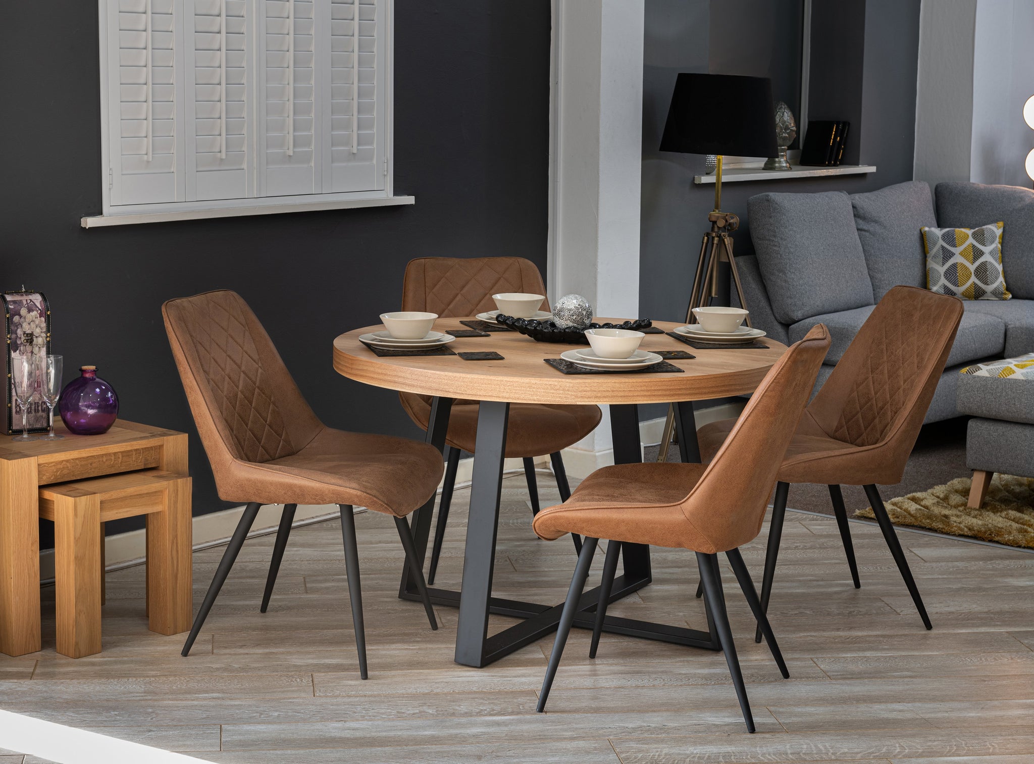 Boston Round Dining Table
