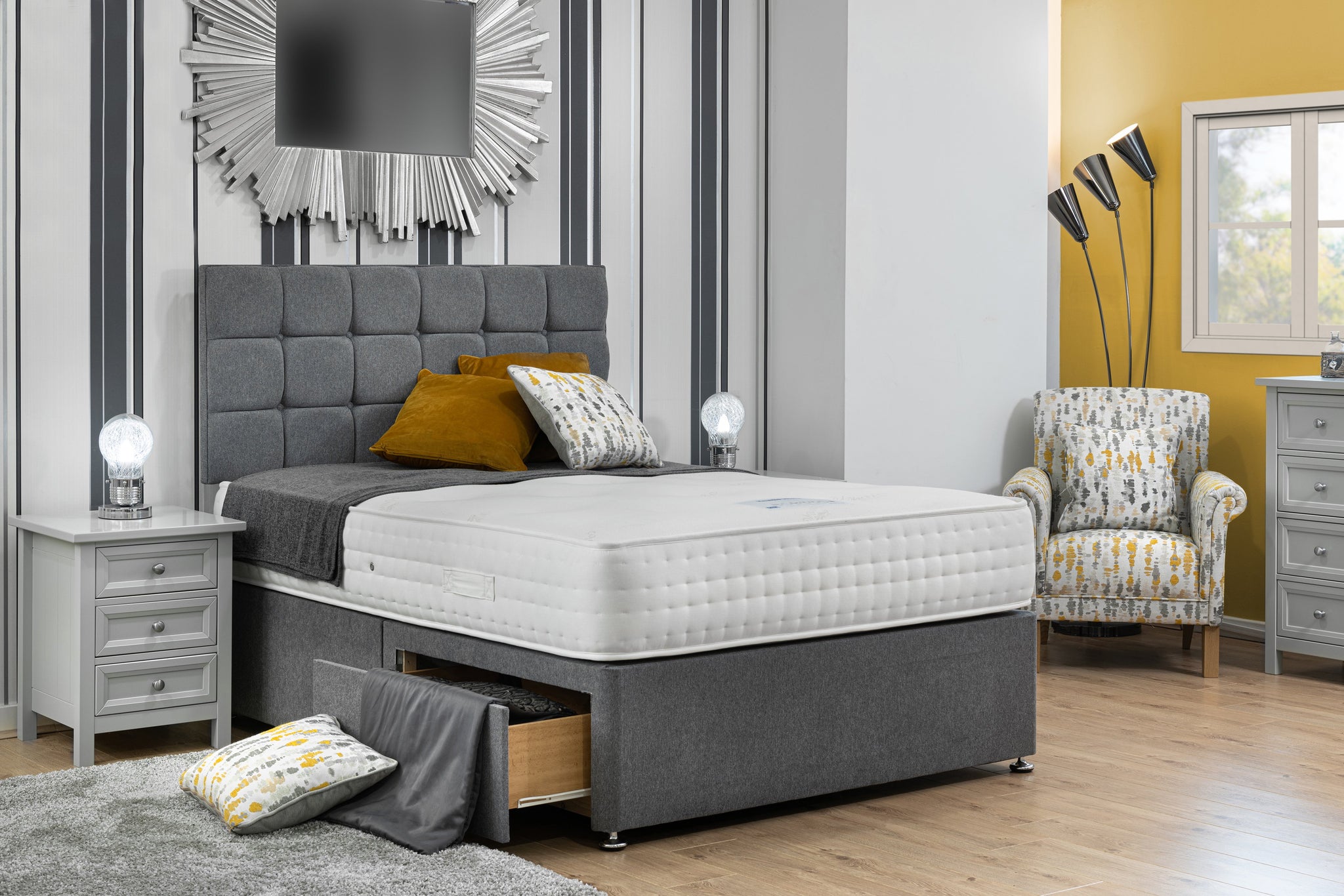 Cashmere bed 4.6 ft - Package Deal