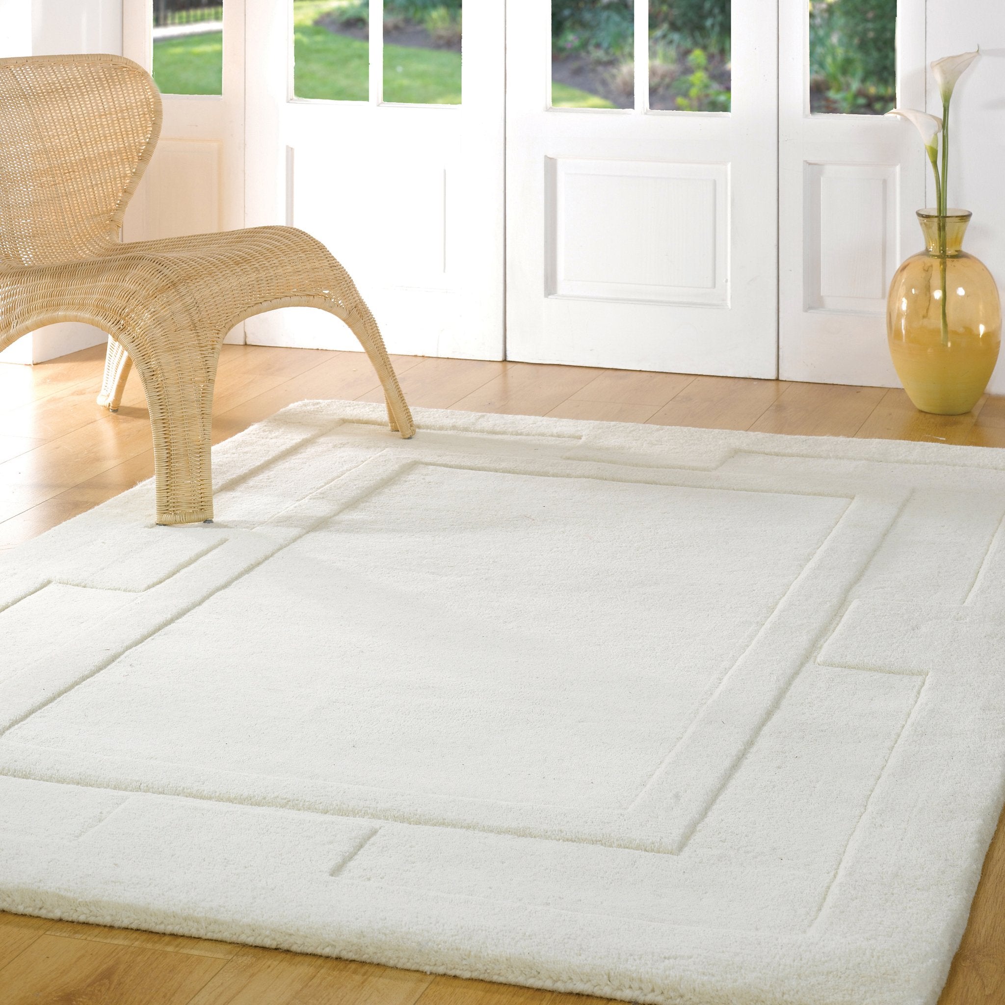 Melborugh Apollo (Ivory)